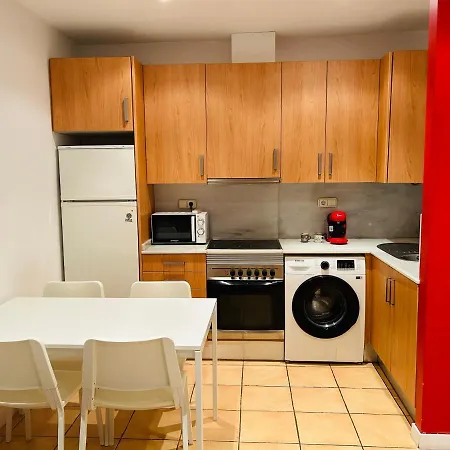 Centrico A 150 Metros De La Playa. Parking* Apartment