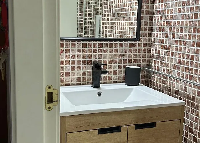 Centrico A 150 Metros De La Playa. Parking* *