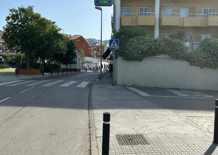 Centrico A 150 Metros De La Playa. Parking* Apartmán