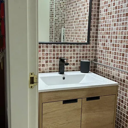 Centrico A 150 Metros De La Playa. Parking* *