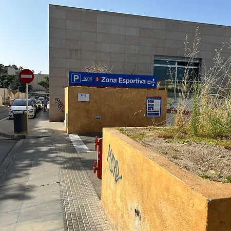 Centrico A 150 Metros De La Playa. Parking*