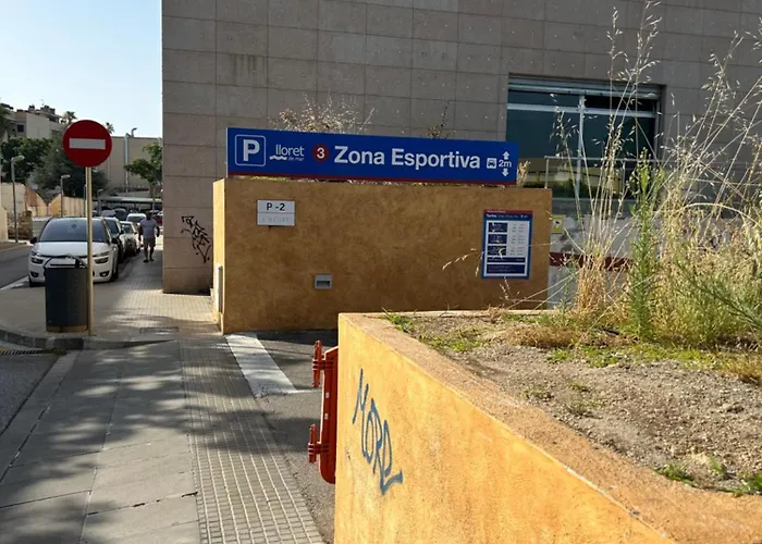 Centrico A 150 Metros De La Playa. Parking*